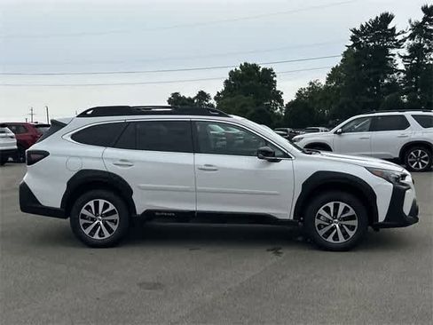 Certified 2025 Subaru Outback Premium image 3