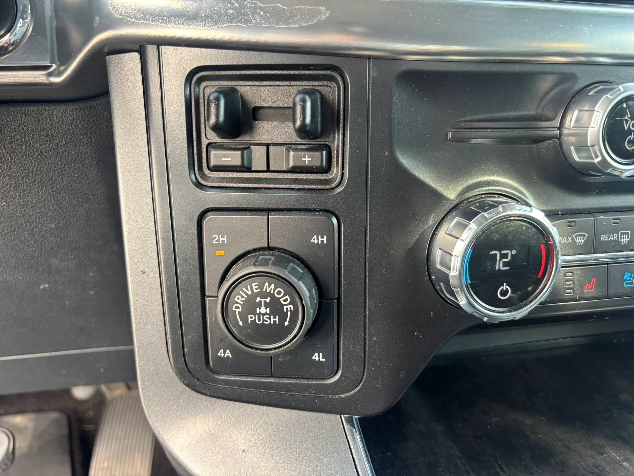Used 2021 Ford F150 Lariat w/ FX4 Off-Road Package AWD/4WD image 23