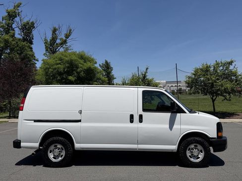 Used 2012 Chevrolet Express 2500 RWD image 6