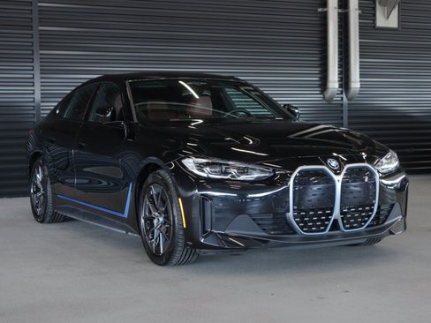Used 2022 BMW i4 eDrive40 RWD image 9