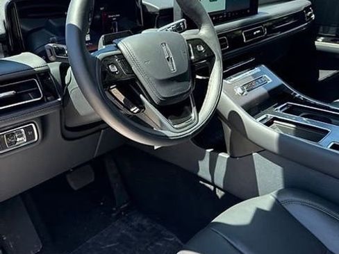 New 2026 Lincoln Aviator AWD image 10