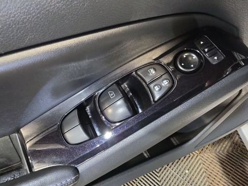 Used 2023 Nissan Altima 2.5 SV FWD image 15