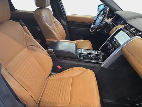 Used 2018 Land Rover Discovery HSE Luxury AWD/4WD image 12