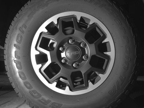 Used 2025 Toyota Tacoma TRD Off-Road AWD/4WD image 15