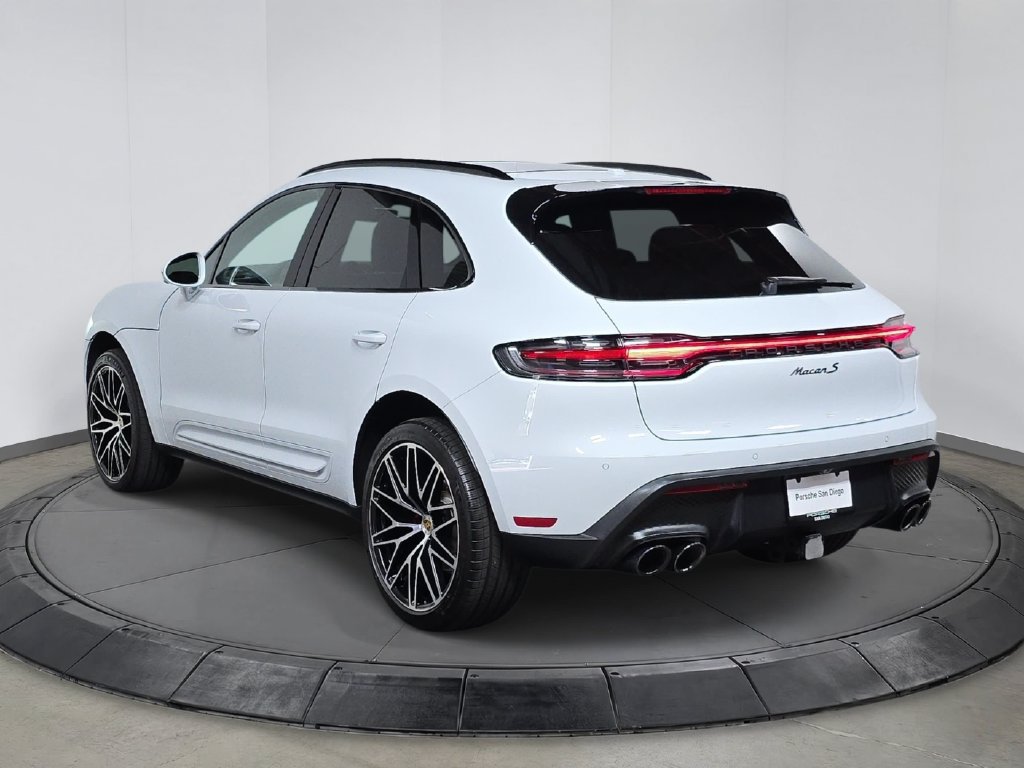 Certified 2025 Porsche Macan S AWD/4WD image 3