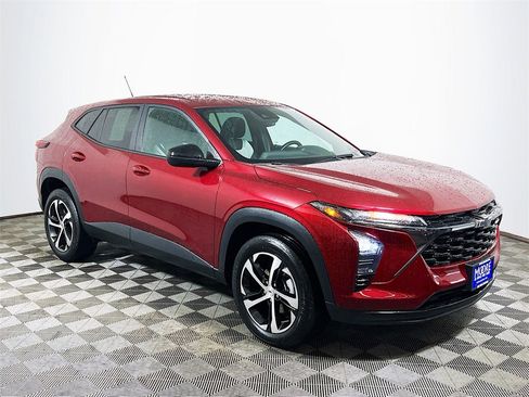 Used 2024 Chevrolet Trax RS w/ Driver Confidence Package image 1