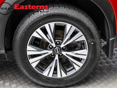 Used 2022 Nissan Rogue SV AWD/4WD image 8