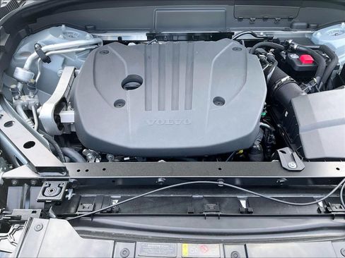 New 2026 Volvo XC60 B5 Ultra w/ Climate Package AWD/4WD image 13