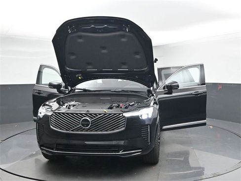 New 2026 Volvo XC90 B6 Plus w/ Protection Package Premier image 55