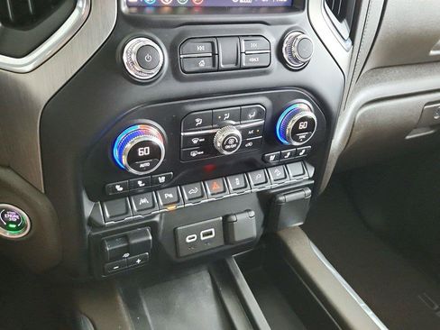 Used 2022 GMC Sierra 1500 Denali w/ Driver Alert Package II AWD/4WD image 36