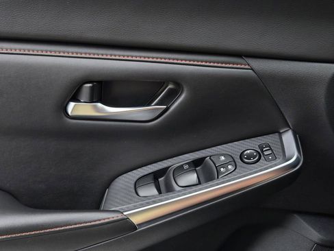 Used 2024 Nissan Sentra SR w/ SR Premium Package FWD image 18