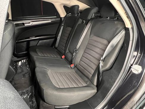 Used 2020 Ford Fusion SE FWD image 20
