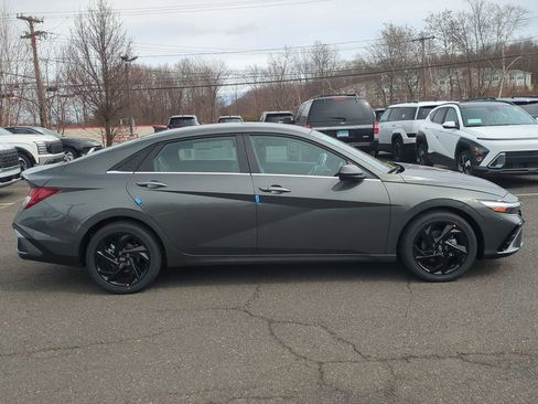 New 2026 Hyundai Elantra SEL Sport Premium FWD image 2