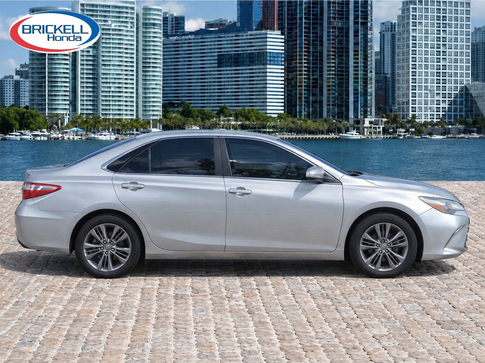 Used 2016 Toyota Camry SE FWD image 4