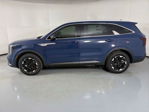 New 2026 Kia Sorento S image 5