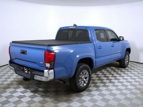 Used 2019 Toyota Tacoma SR5 RWD image 8