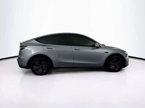 Used 2026 Tesla Model Y Long Range image 4