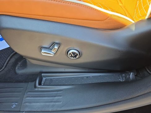 New 2026 Chrysler Pacifica Pinnacle image 13