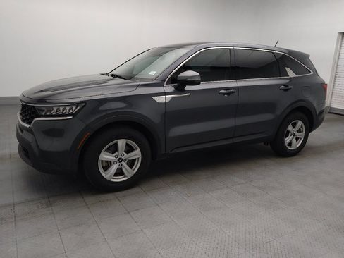 Used 2023 Kia Sorento LX FWD image 2