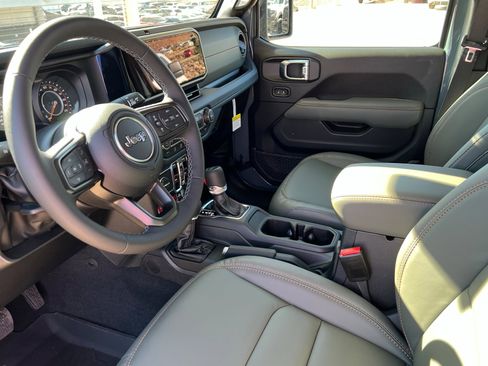 New 2026 Jeep Gladiator Mojave image 14