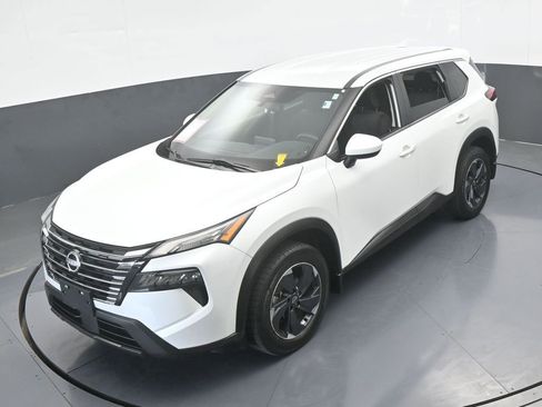 Used 2024 Nissan Rogue SV image 46