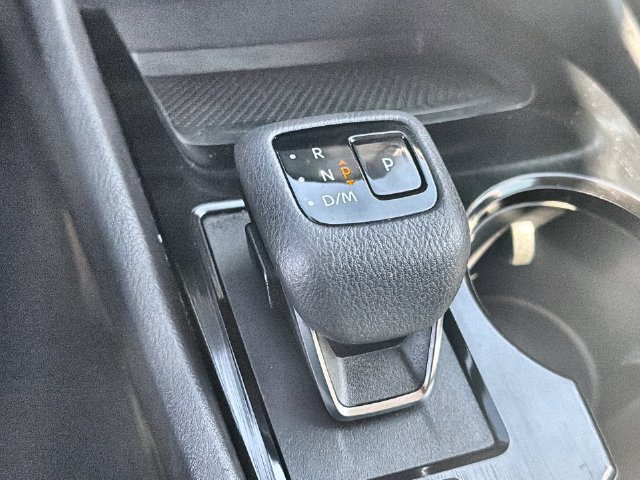 Used 2024 Nissan Rogue SV FWD image 15