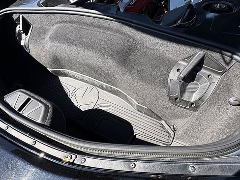 Used 2024 Chevrolet Corvette Stingray Coupe RWD image 9