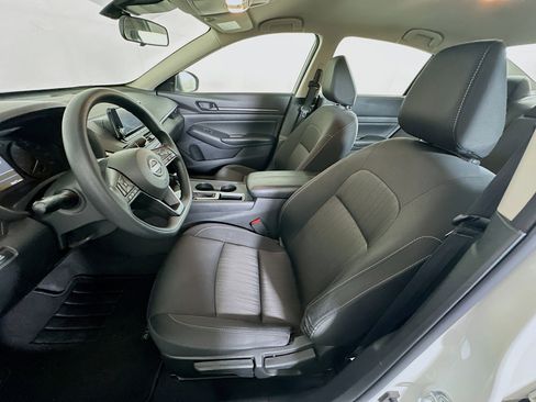 Used 2024 Nissan Altima 2.5 S image 13