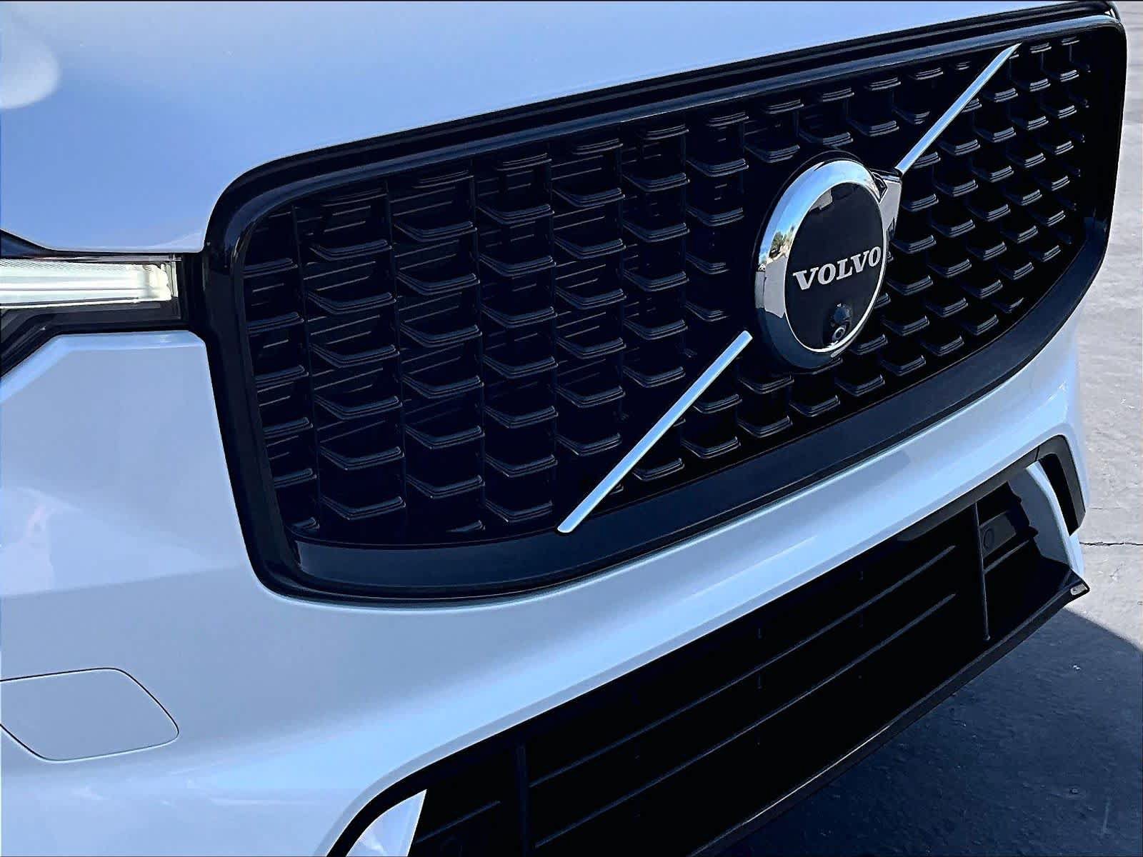 Used 2024 Volvo XC60 B5 Plus w/ Protection Package AWD/4WD image 34