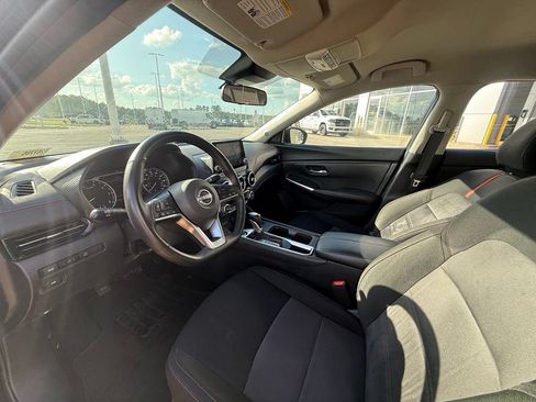 Used 2025 Nissan Sentra SR FWD image 15