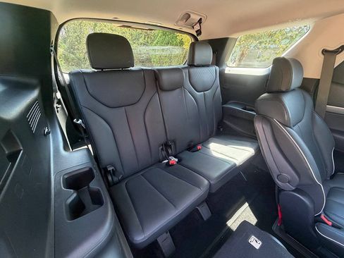 Used 2025 Hyundai Palisade SEL FWD image 23
