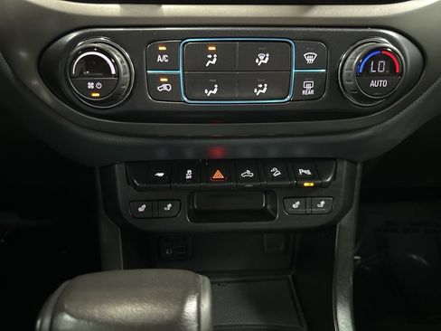 Used 2021 Chevrolet Colorado Z71 image 26