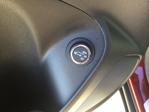 Used 2023 Buick Encore GX Essence w/ Experience Buick Package image 13