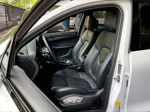 Used 2023 Porsche Macan GTS image 7