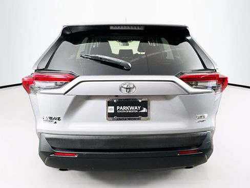Used 2019 Toyota RAV4 XLE w/ Convenience Package AWD/4WD image 6