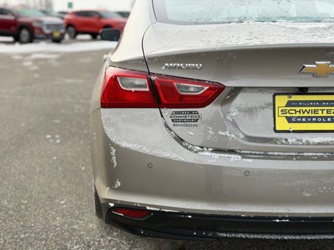 Used 2025 Chevrolet Malibu LT image 9