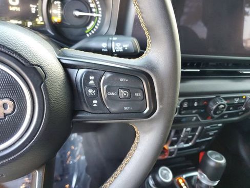 Used 2024 Jeep Wrangler Unlimited AWD/4WD image 29