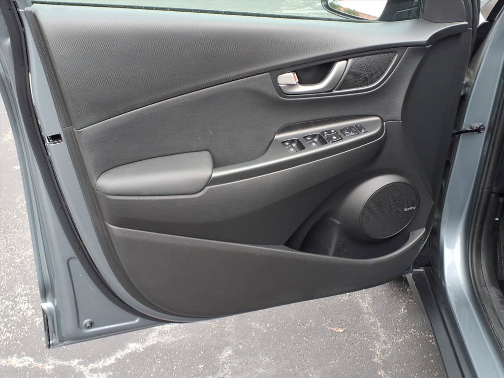 Used 2020 Hyundai Kona Limited FWD image 18