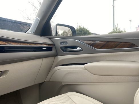 Used 2024 Cadillac Escalade Sport Platinum w/ Heavy-Duty Trailer Package image 28