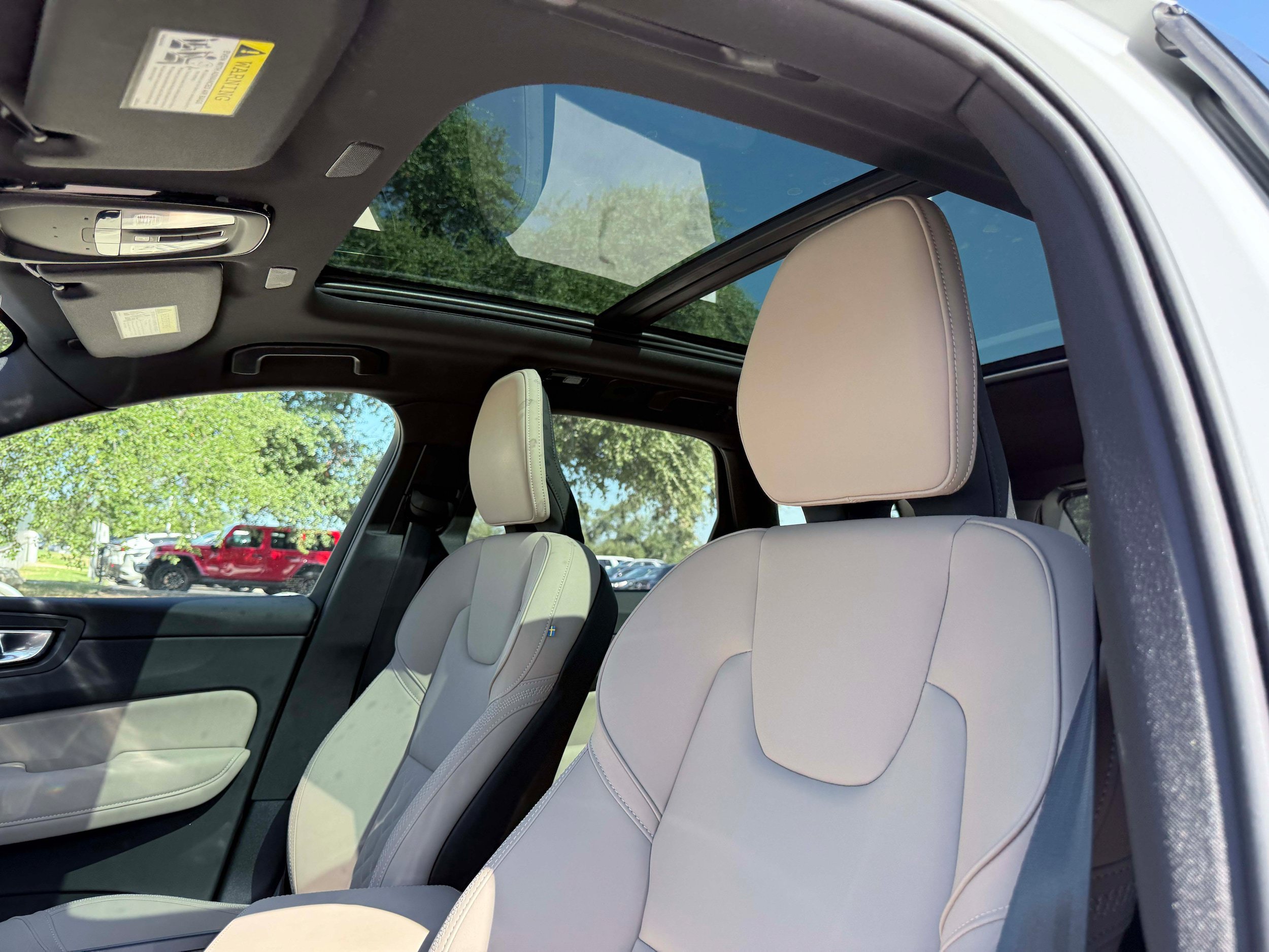 Certified 2026 Volvo XC60 B5 Plus AWD/4WD image 14