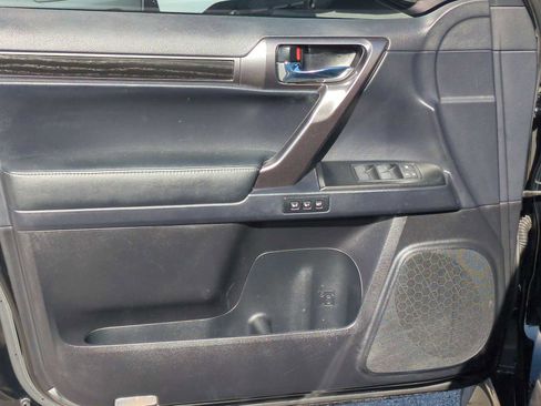 Used 2022 Lexus GX 460 image 23