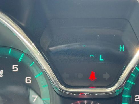 Used 2017 Chevrolet Traverse LT FWD image 34