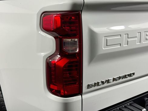 Used 2022 Chevrolet Silverado 1500 Custom RWD image 34