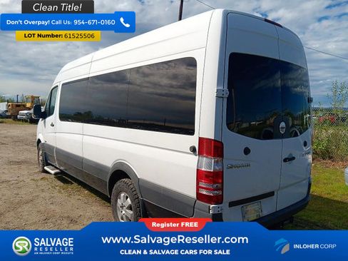 Used 2013 Freightliner Sprinter 2500 RWD image 3