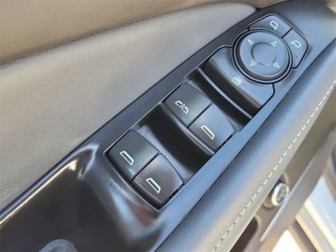 Used 2022 Buick Enclave Essence image 20