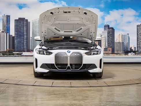 Used 2025 BMW i4 xDrive40i w/ Premium Package image 4