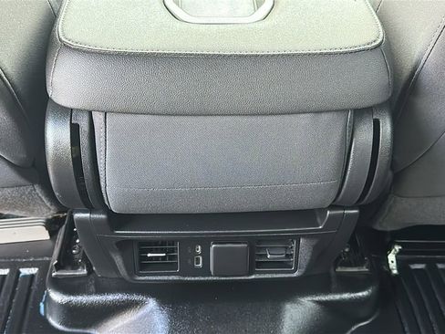 Used 2022 Chevrolet Silverado 1500 LT w/ Z71 Off-Road Package image 31