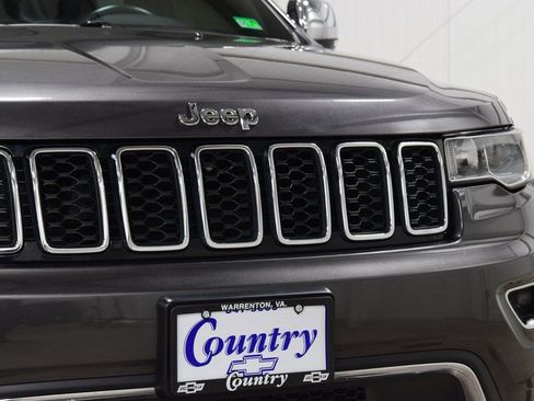 Used 2017 Jeep Grand Cherokee Limited image 11