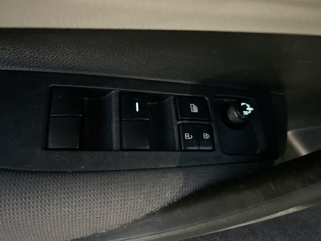 Used 2023 Toyota Corolla LE FWD image 12