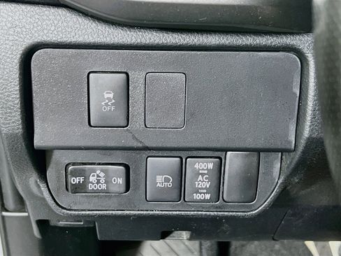 Used 2021 Toyota Tacoma TRD Off-Road AWD/4WD image 10